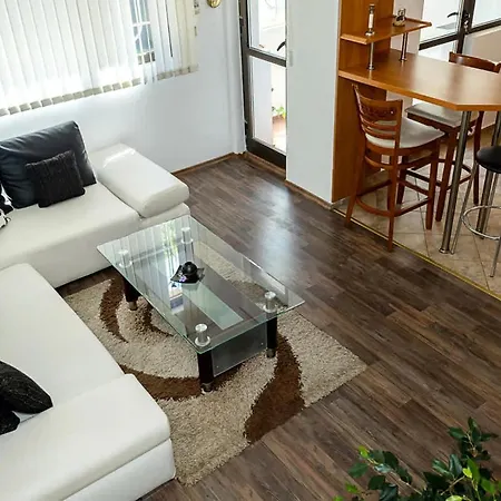 Comfortable 2br Maisonette Near Center By Flat Manаger Διαμέρισμα