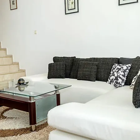 Comfortable 2br Maisonette Near Center By Flat Manаger Βάρνα